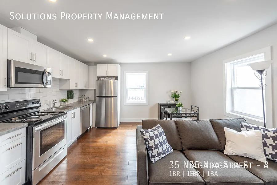 35 Niagara St #3