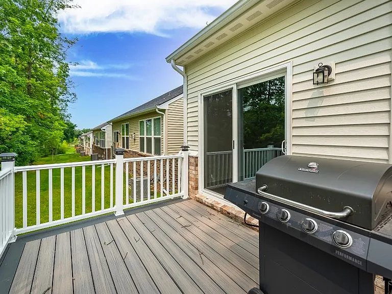 2801 Dillon Dr — Photo 23