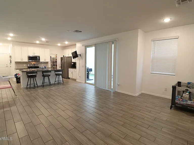 15257 W Sherman St — Photo 14