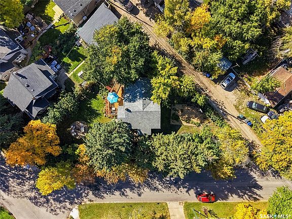 3rd image of 600 Walmer Road