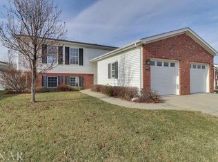 2207 Altoona Rd, Bloomington, IL 61704