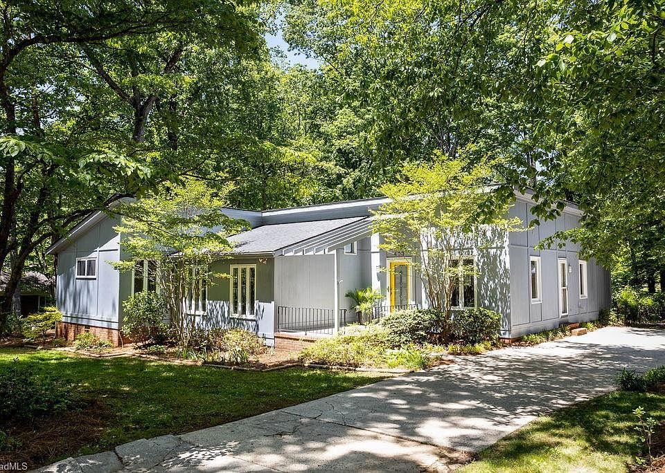 1st image of 400 Eva Ln
