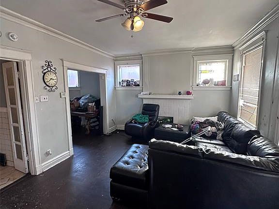 2nd image of 1526 E Linton Ave