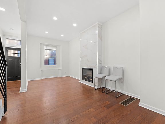 3rd image of 2443 Nicholas St