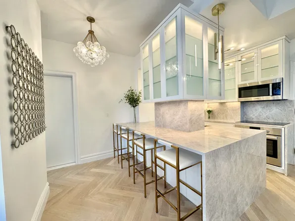 23 West 73rd Street image 7 of 13