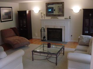 163 Briar Hill Rd, Groton, CT 06340