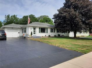 279 Ripplewood Dr, Rochester, NY 14616