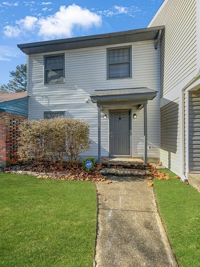 3414 Kensington Ct — Photo 1