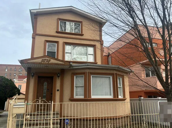2729 E 27th St, Brooklyn, NY 11235