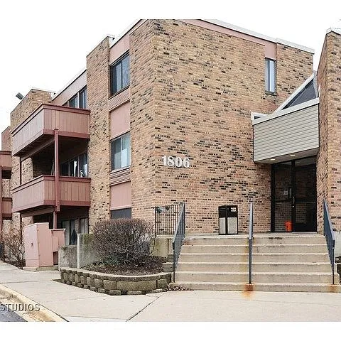 1810 Hemlock Pl #303 Photo 1
