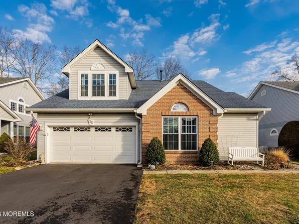 38 Symphony Avenue, Bayville, NJ 08721