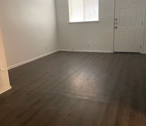 3rd image of 3308 Dolphin Dr #B