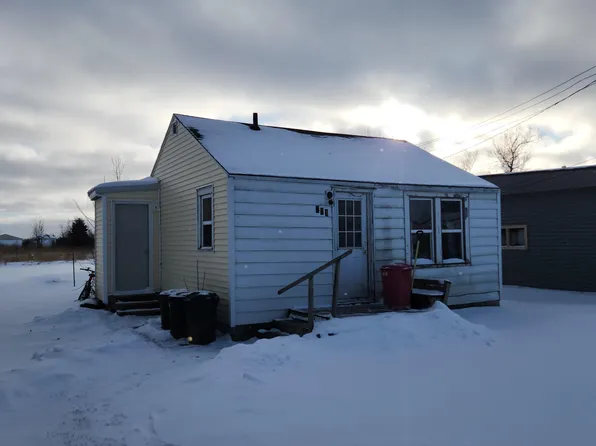 311 W 10th Ave, Sault Sainte Marie, MI 49783