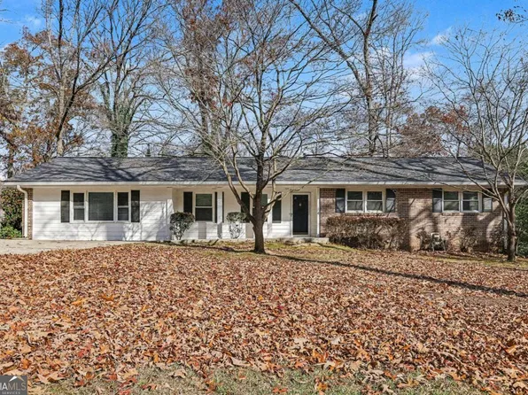 558 Dorsey Cir SW, Lilburn, GA 30047