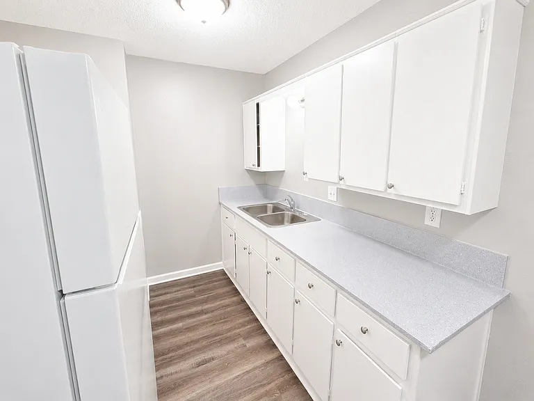 Spanish Cove Apartments — Photo 6