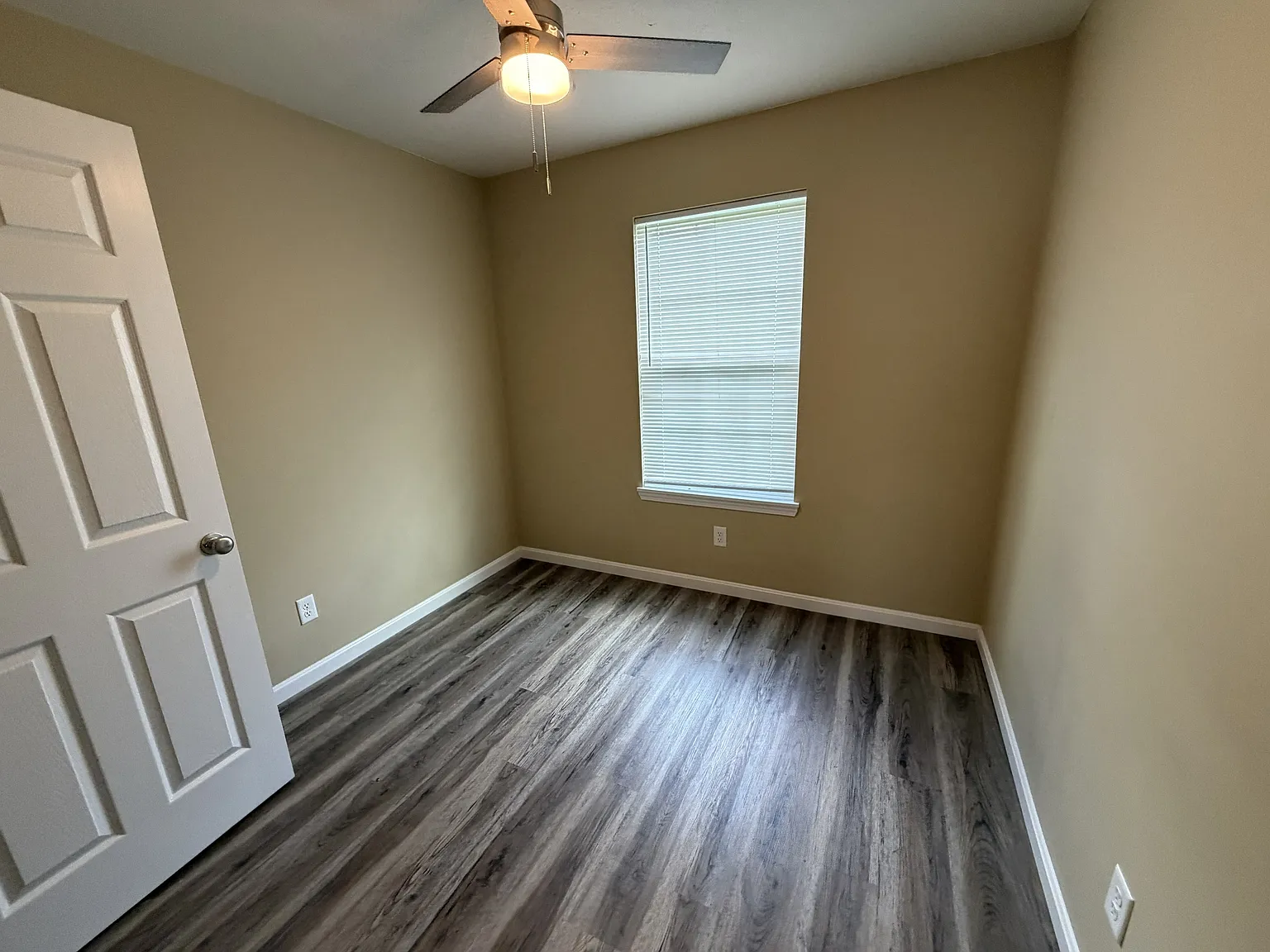 288 Pineview Drive - 1 — Photo 2