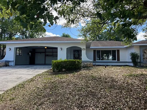 2499 Lake Forest Ave Photo 1