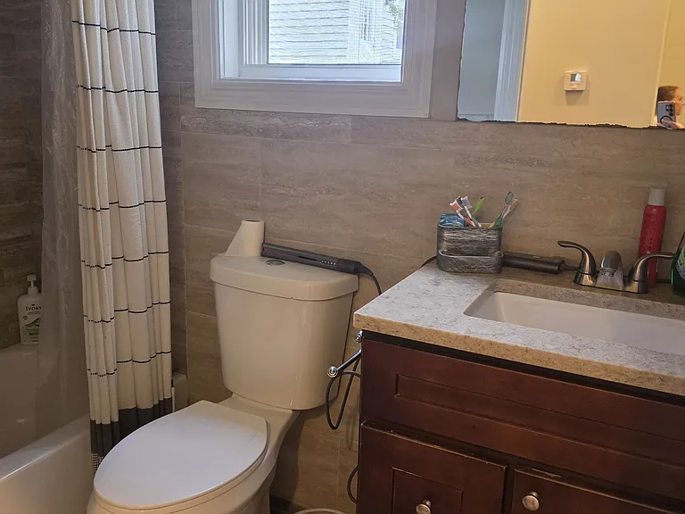 427 Monroe St — Photo 9