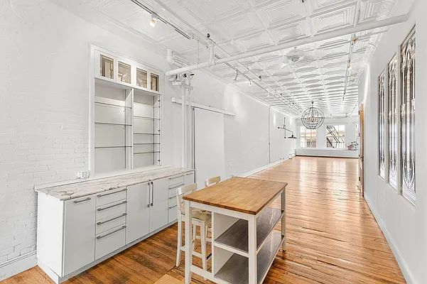 Sold by Nest Seekers International | media 11