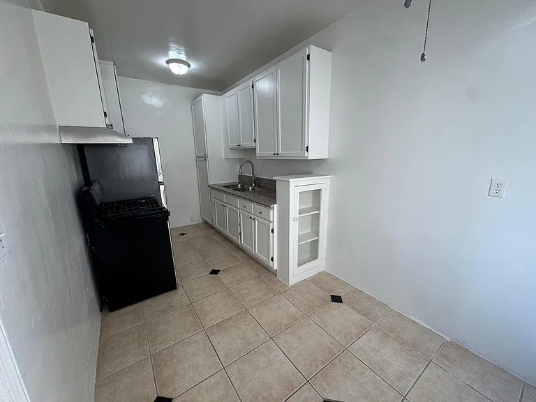 4226 W Adams Blvd #103 — Photo 6