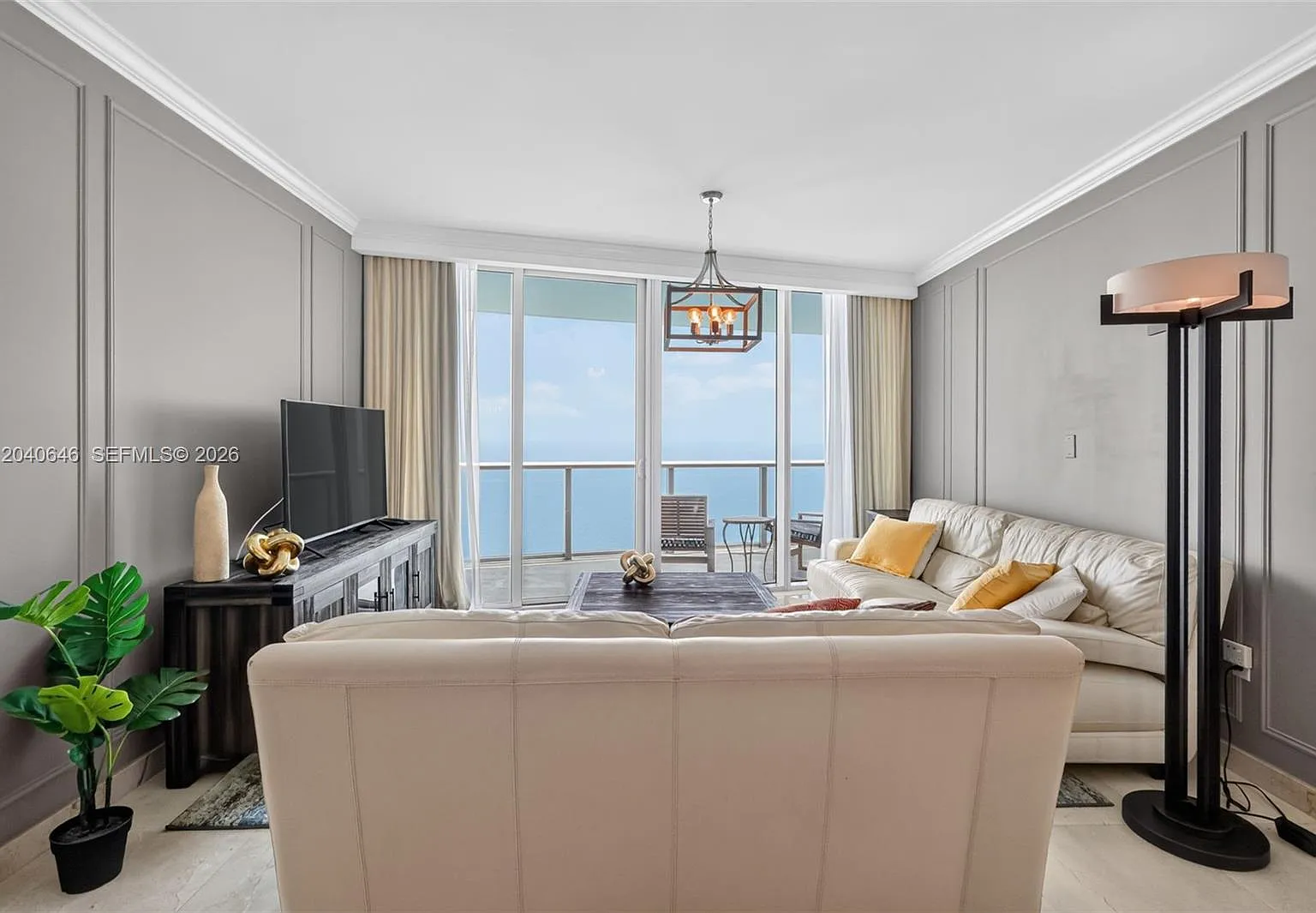 Jade Beach Condo — Photo 2