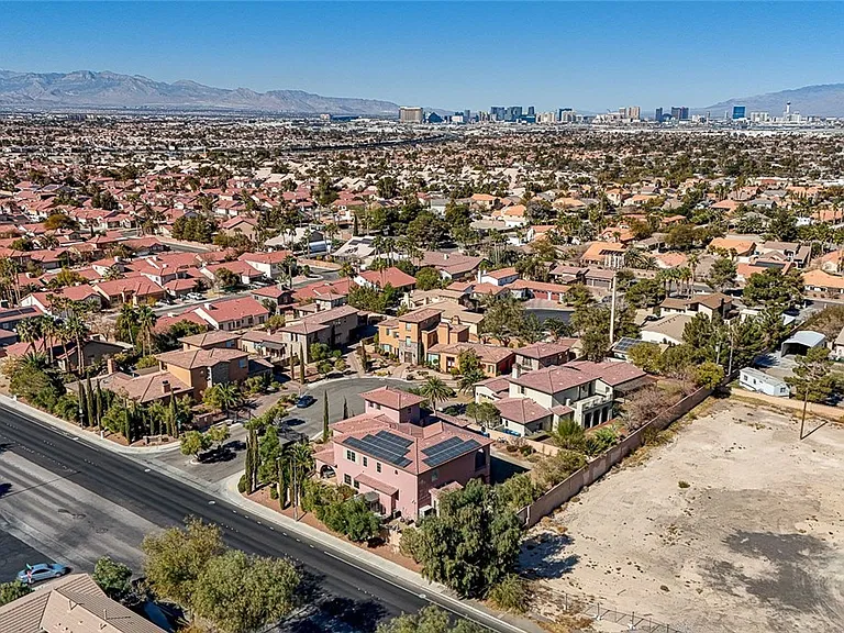 8490 Via De Bellasidra Ct — Photo 88