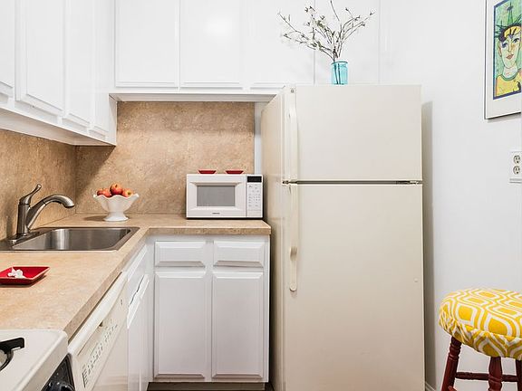 5th image of 520 E 72nd St APT 2B