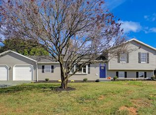 9952 Tomstown Rd, Waynesboro, PA 17268