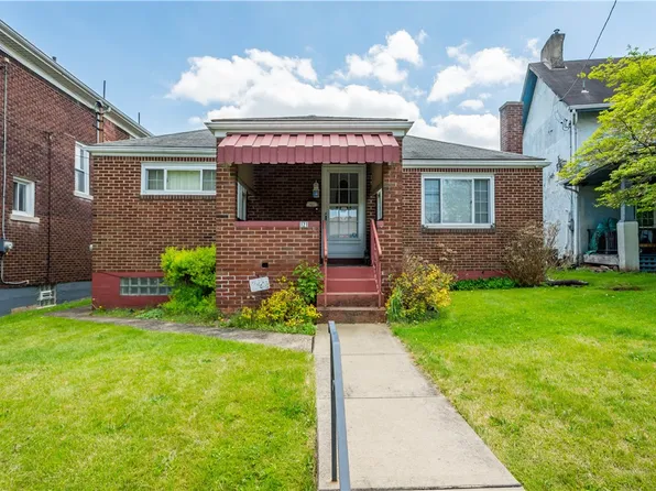 121 W Larkspur St, Homestead, PA 15120