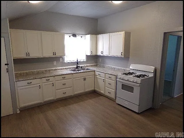 1801 W Long 17th St — Photo 6