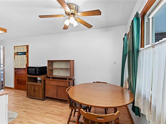 5th image of 7924 Greeley Ave