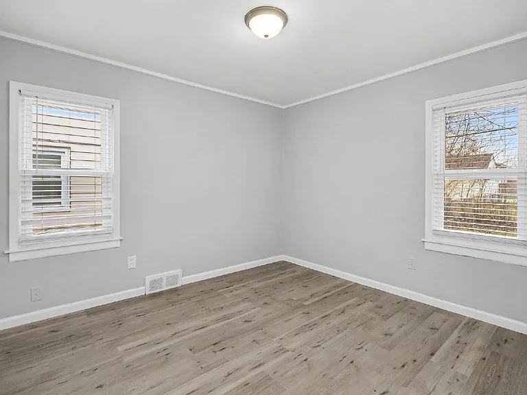 28320 Hillview St — Photo 9