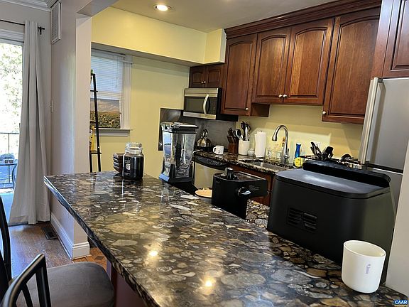 4th image of 135 Hessian Hills Cir APT 2