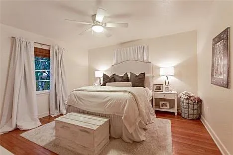 2930 Hundred Oaks Ave — Photo 4