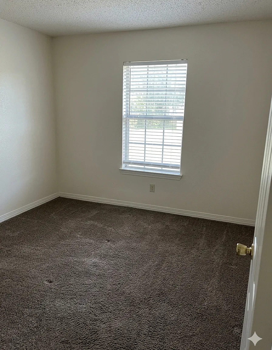 14411 Pine Street - 4 — Photo 3