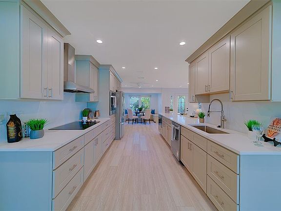 4th image of 207 Midway Is