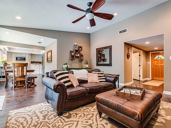 4th image of 11815 Highland Oaks Trl