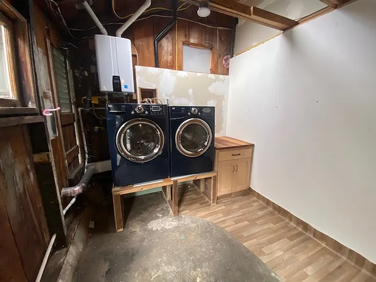 246 Locust St — Photo 10