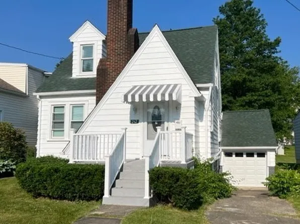 742 W Grant St, Houston, PA 15342