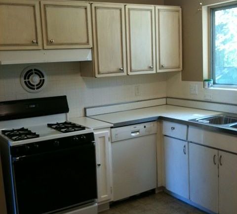 Ceramic backsplash