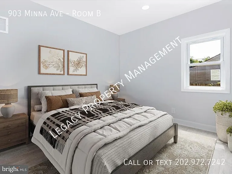 903 Minna Ave #B — Photo 1