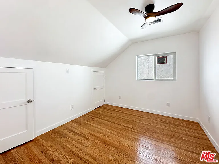 5930 Willoughby Ave — Photo 17