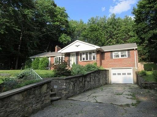 2nd image of 114 Blackstone St
