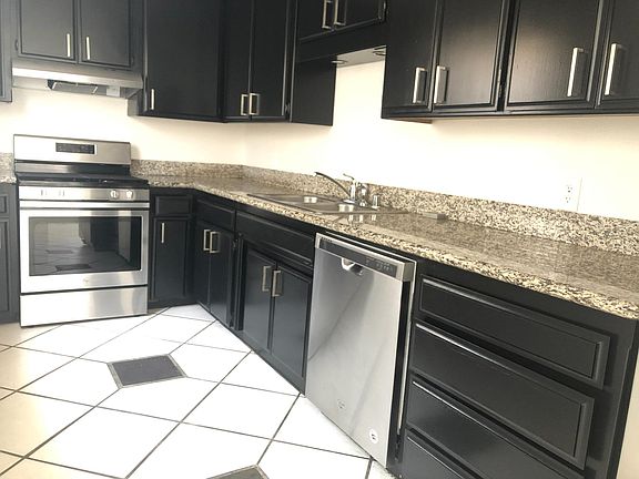 4th image of 203 E 53rd St APT 1