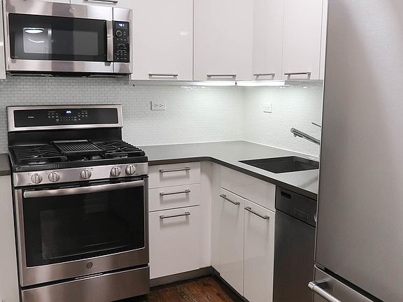 4th image of 220 E 63rd St APT 6L