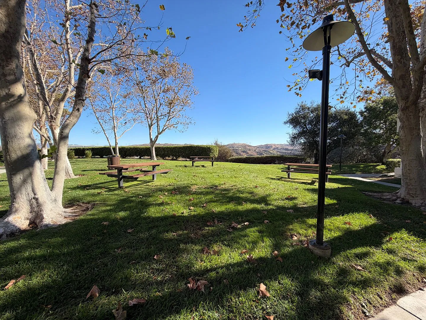Spacious 2-Bedroom Condo with Vaulted Ceilings, Private 2-Car Garage & Resort-Style Amenities! — Photo 4