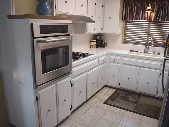 4th image of 2317 Acacia Ave