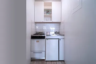 Rented by New York Casas Ltd.