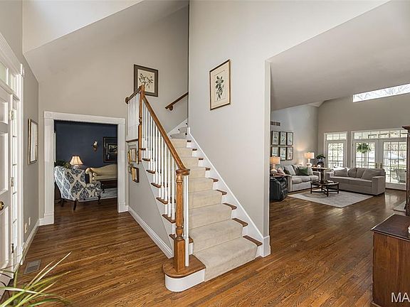 3rd image of 136 Crescent Bluff Dr