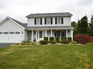 7 Withams Ct, West Henrietta, NY 14586